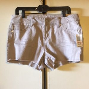 Wallflower Shorty Short color beige tan Shorts Size 13
